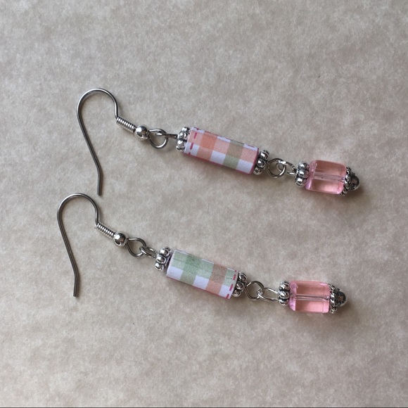 4/$25 Earrings Pink Green Orange Plaid Silver Tone - Picture 6 of 7